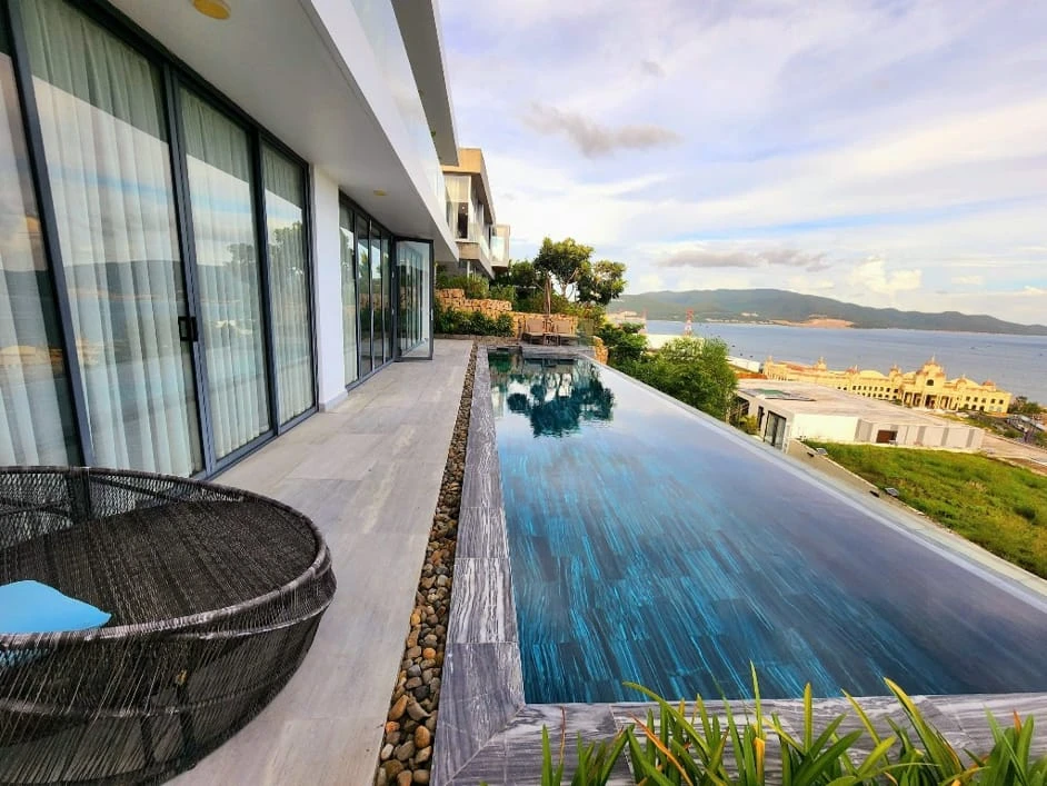 liên hệ đặt villa Oceanfront Nha Trang